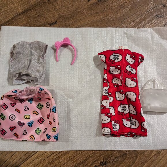 Barbie x Sanrio Hello Kitty Clothing and accessories - Set of 5 pieces - Picture 4 of 5